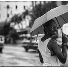 hübsche Kubanerin in der Avenida 23, La Habana
