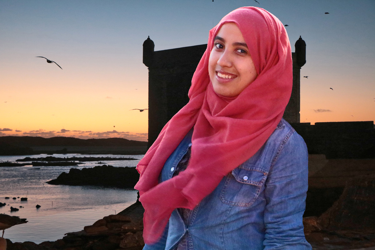 Hübsche Marokkanerin am Hafen von Essaouira/Marokko.