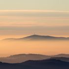 Hügellandschaft im Abendlicht