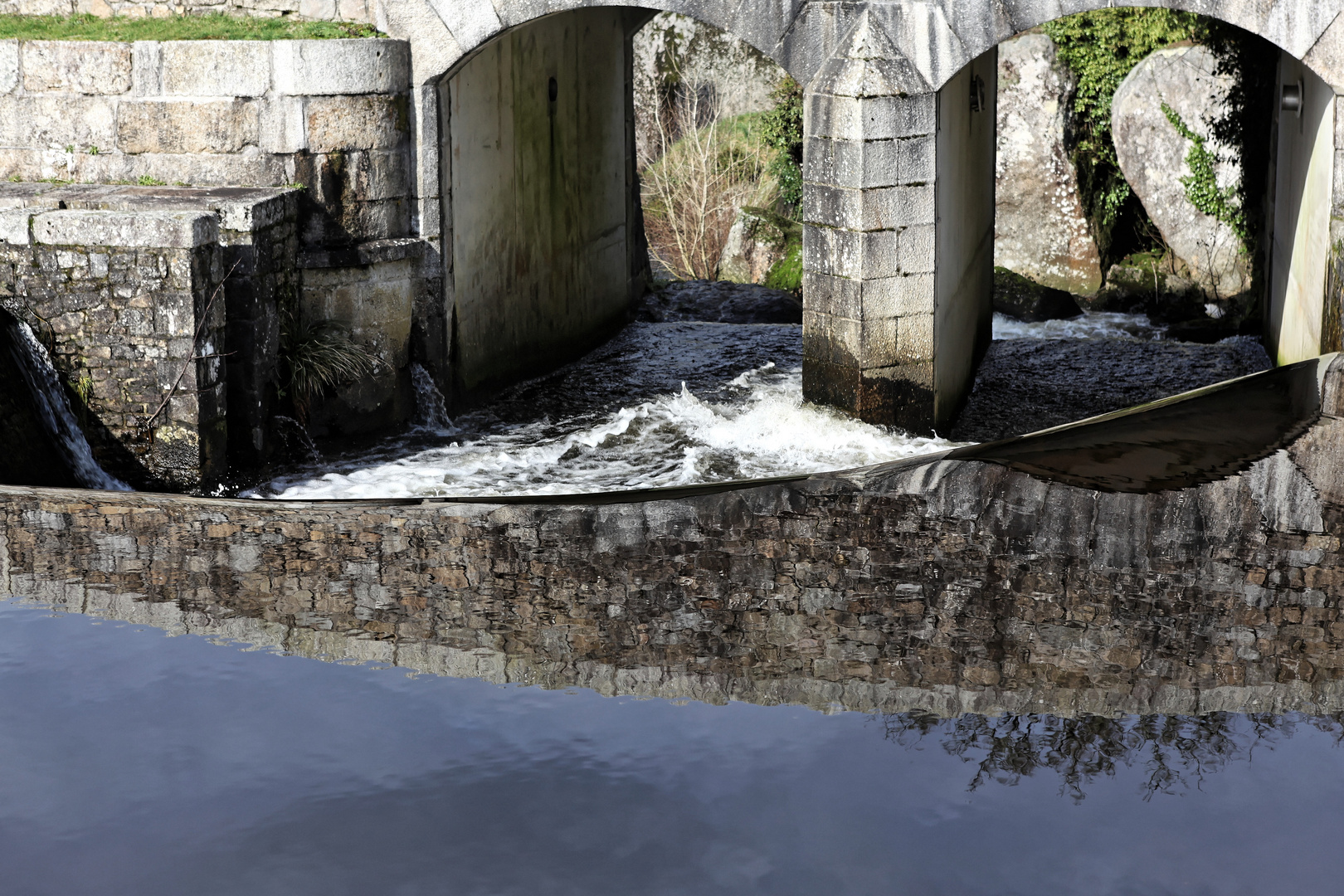 huelgoat reflet du pont