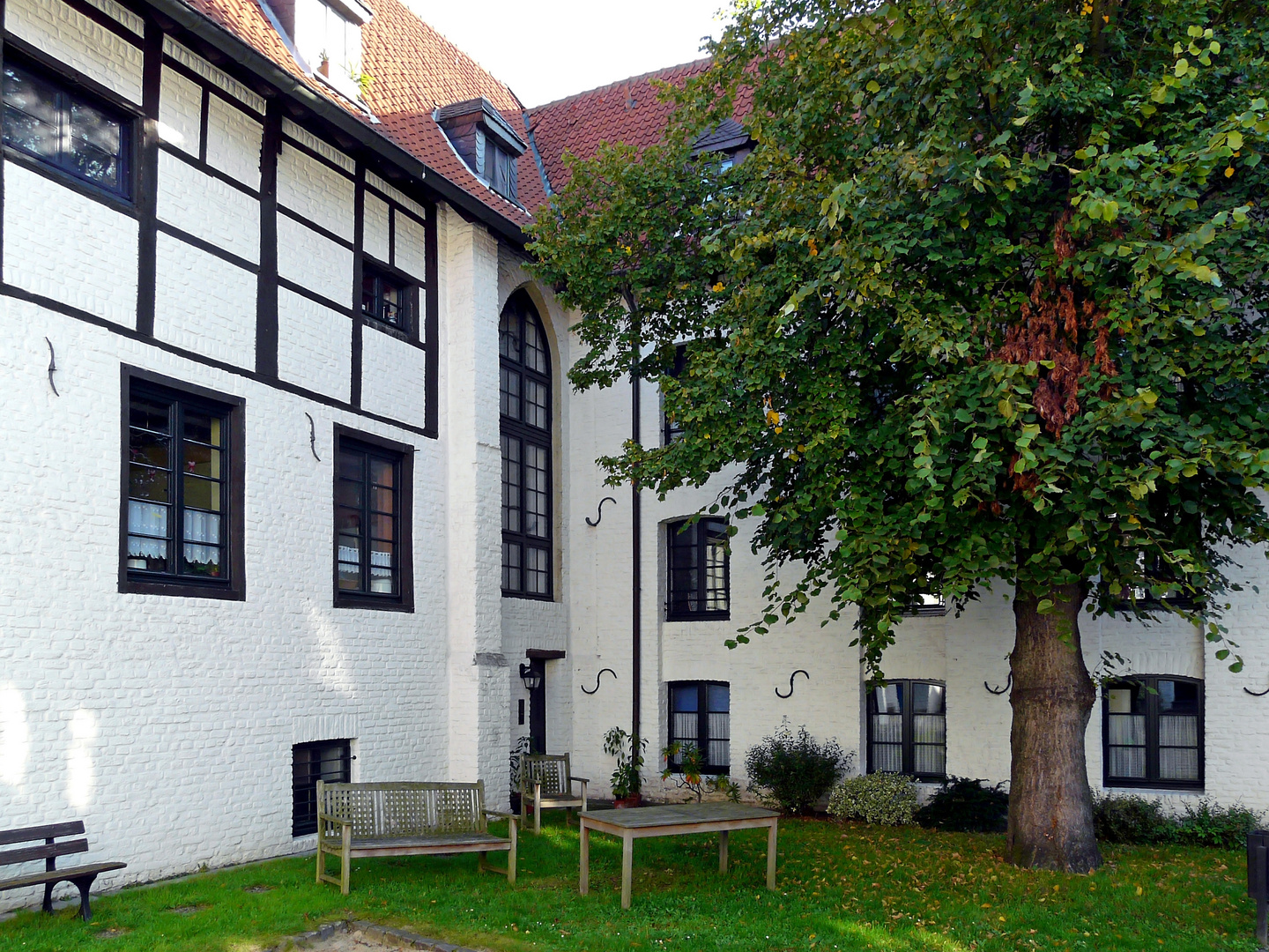 Hülser Klausur (in einem der kleinen Innenhöfe), Krefeld-Hüls