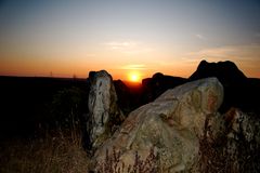 Hünengräber im Sonnenlicht