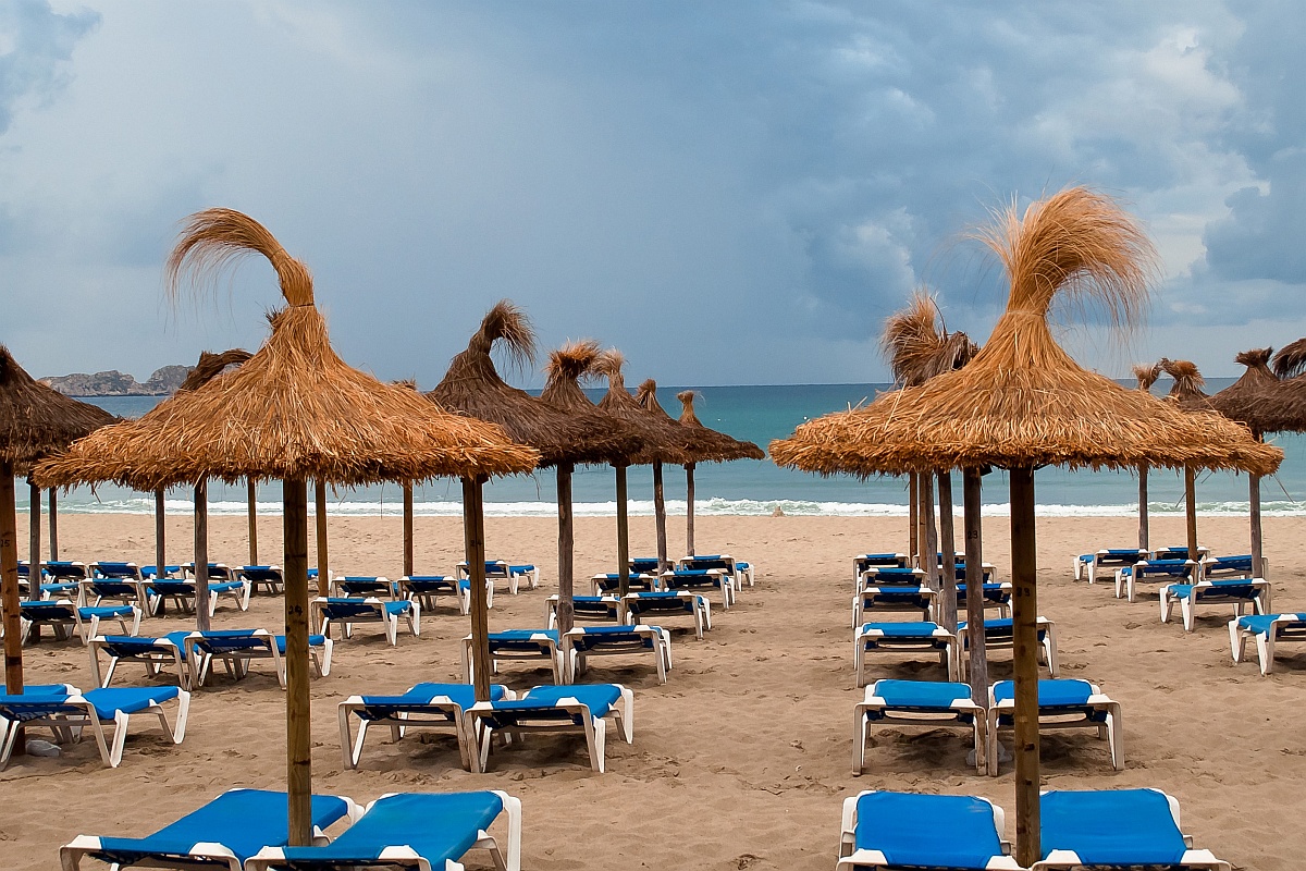 Hütchen am Strand