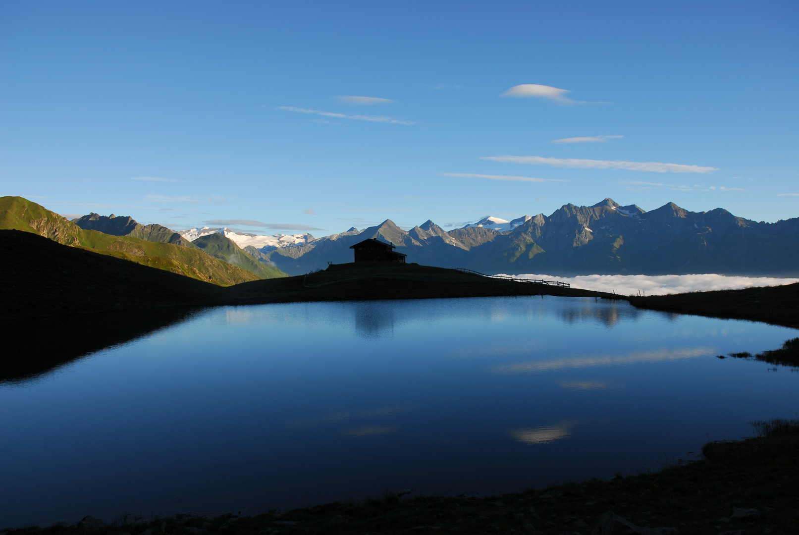 Hütte am Bergsee 