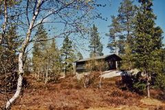 Hütte am Hochgebirgssee (2)