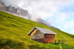 Hütte am Passo Pordoi