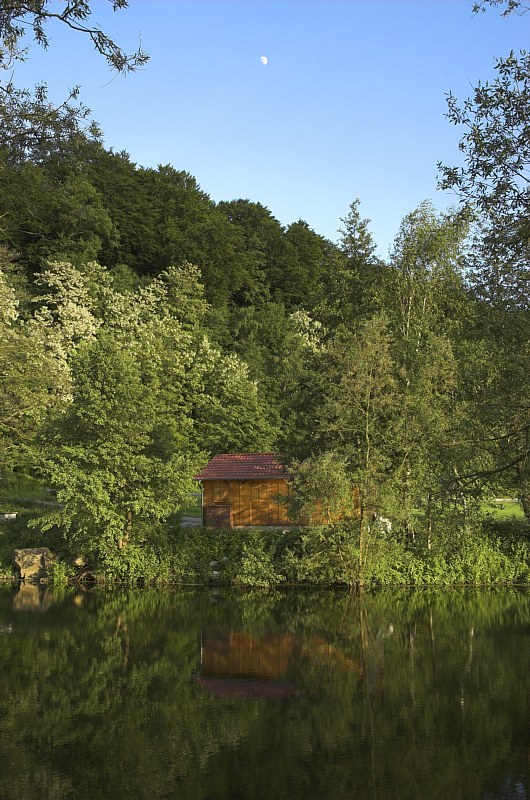 Hütte am See