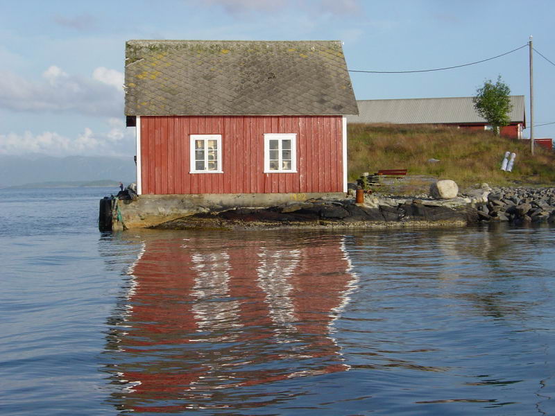 Hütte am Wasser