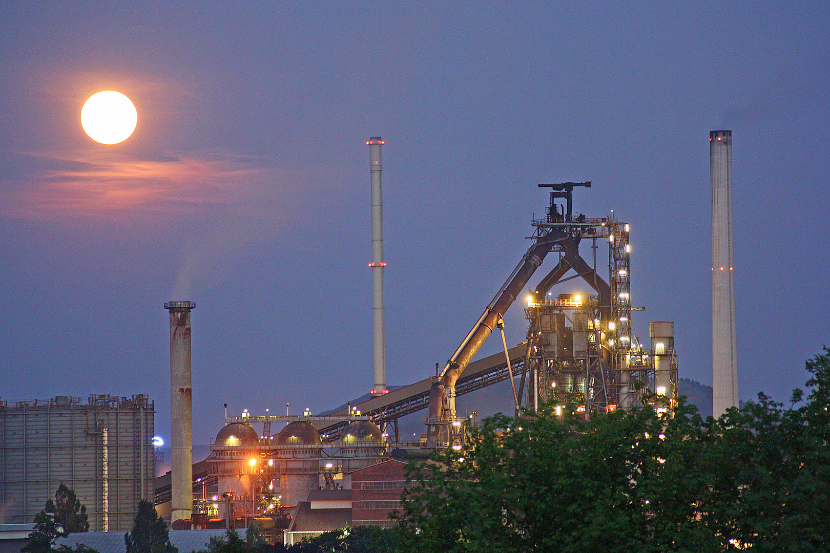 Hütte bei Vollmond