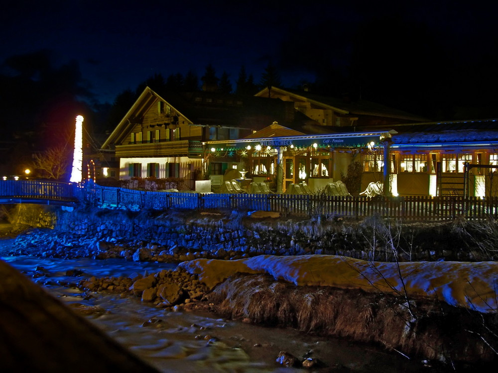 huette im blauen licht - maria alm