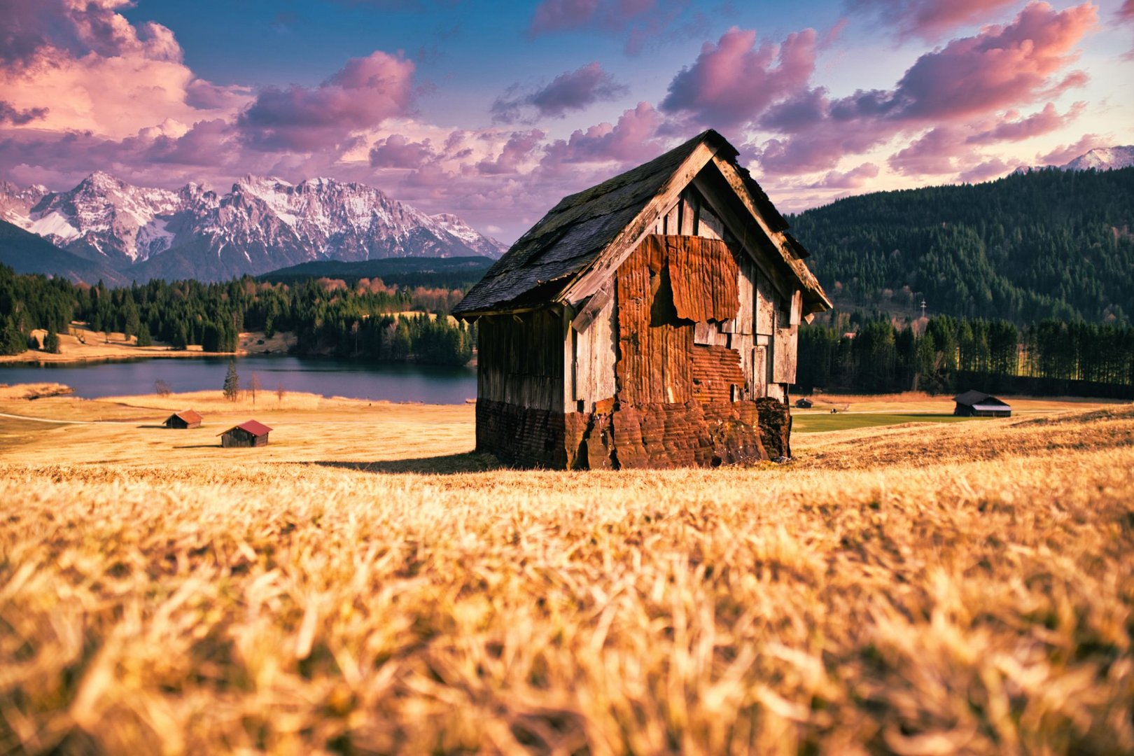 Hütte im Herbst