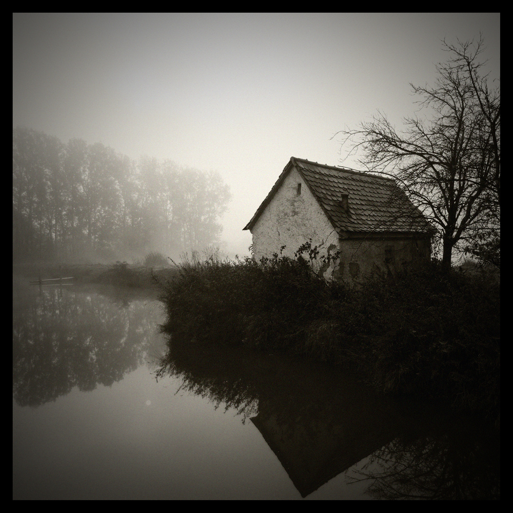 Hütte im Nebel