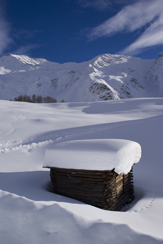 Hütte im Schnee