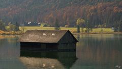 Hütte im See