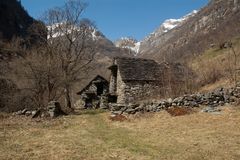 Hütte im Valle Verzasca