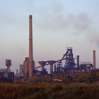 Hüttenwerk in der Abenddämmerung / Steel plant at dusk