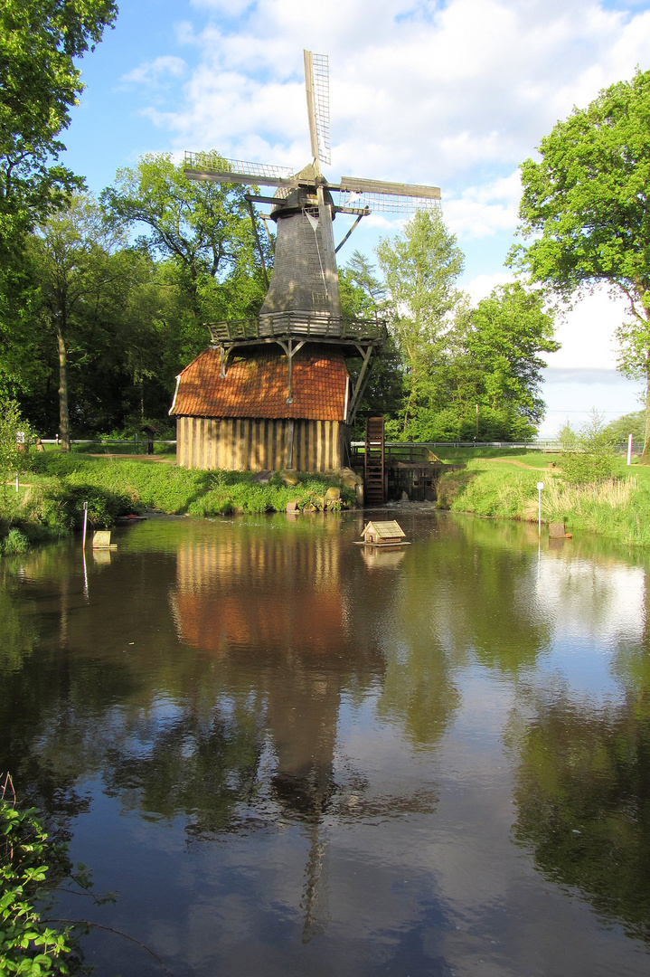 Hüvener Mühle - Wasser- und Windmühle kombiniert