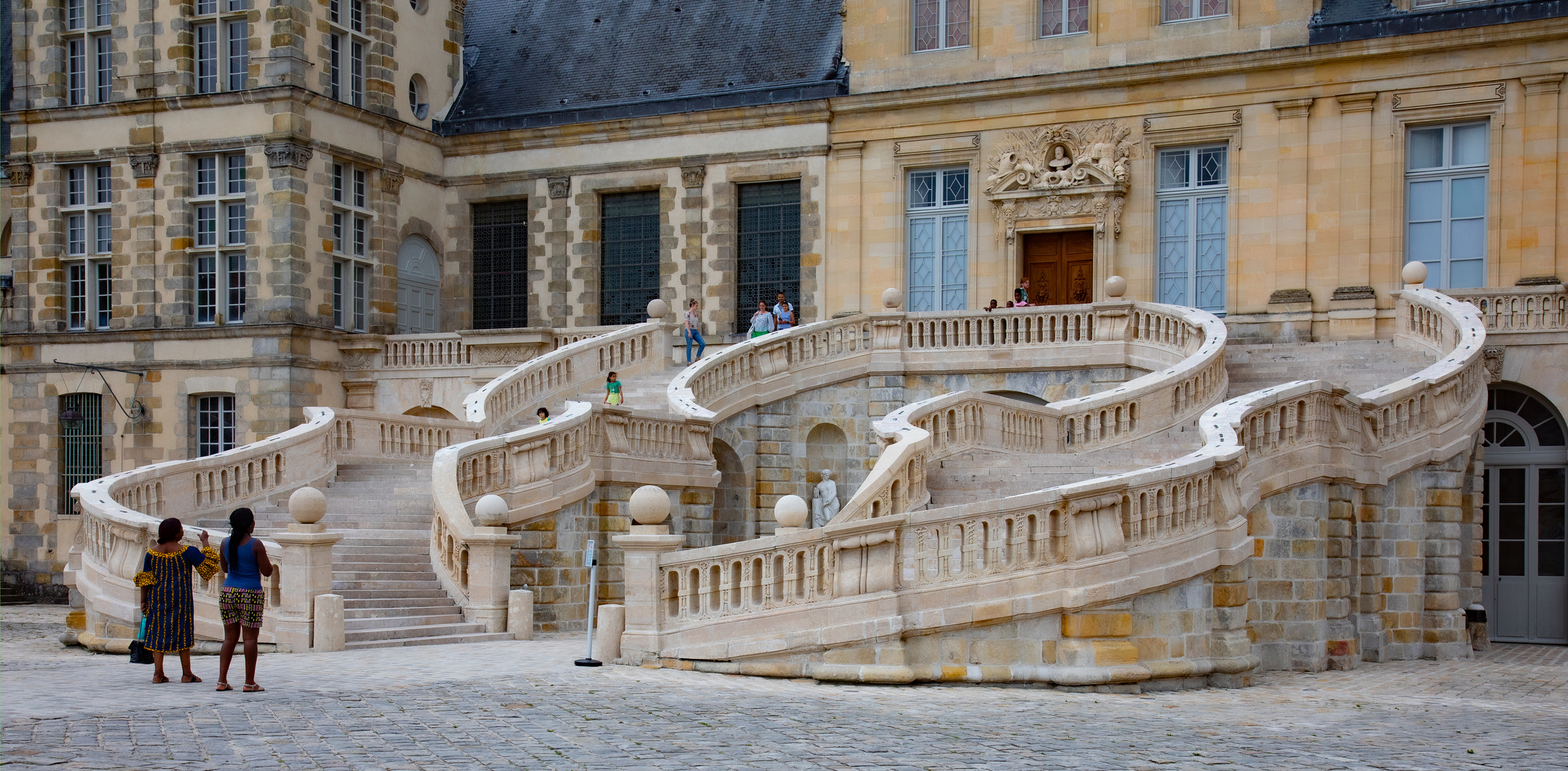 Hufeisentreppe des Schlosses Fontainebleau