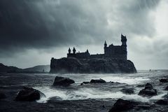 huge_gothic_castle_2