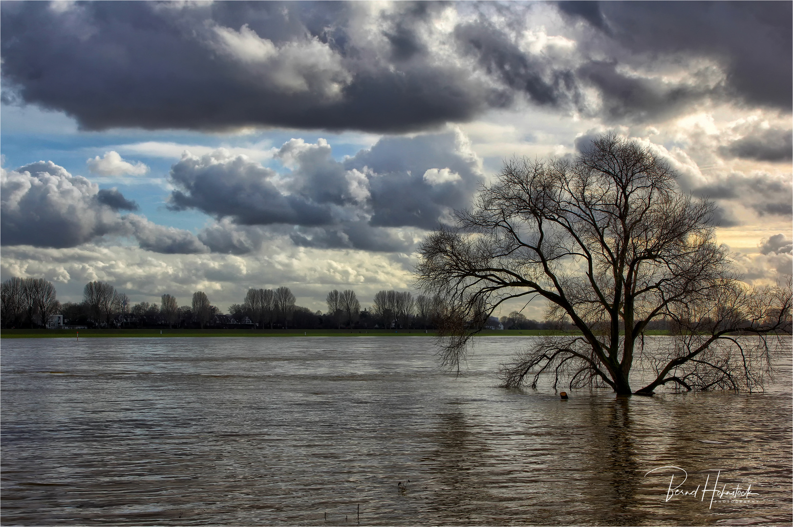 Huhwasser am Rhing ....