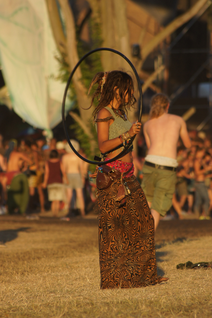 Hula-Tänzerin, Ozora Festival 2013