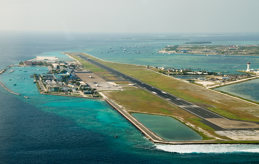 HULULE - AIRPORT - FLUGHAFEN - MALDIVES