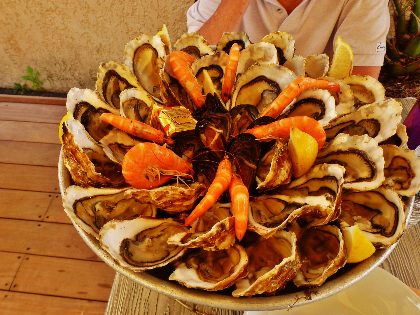 Hum hum hum, un bon plateau de fruits de mer