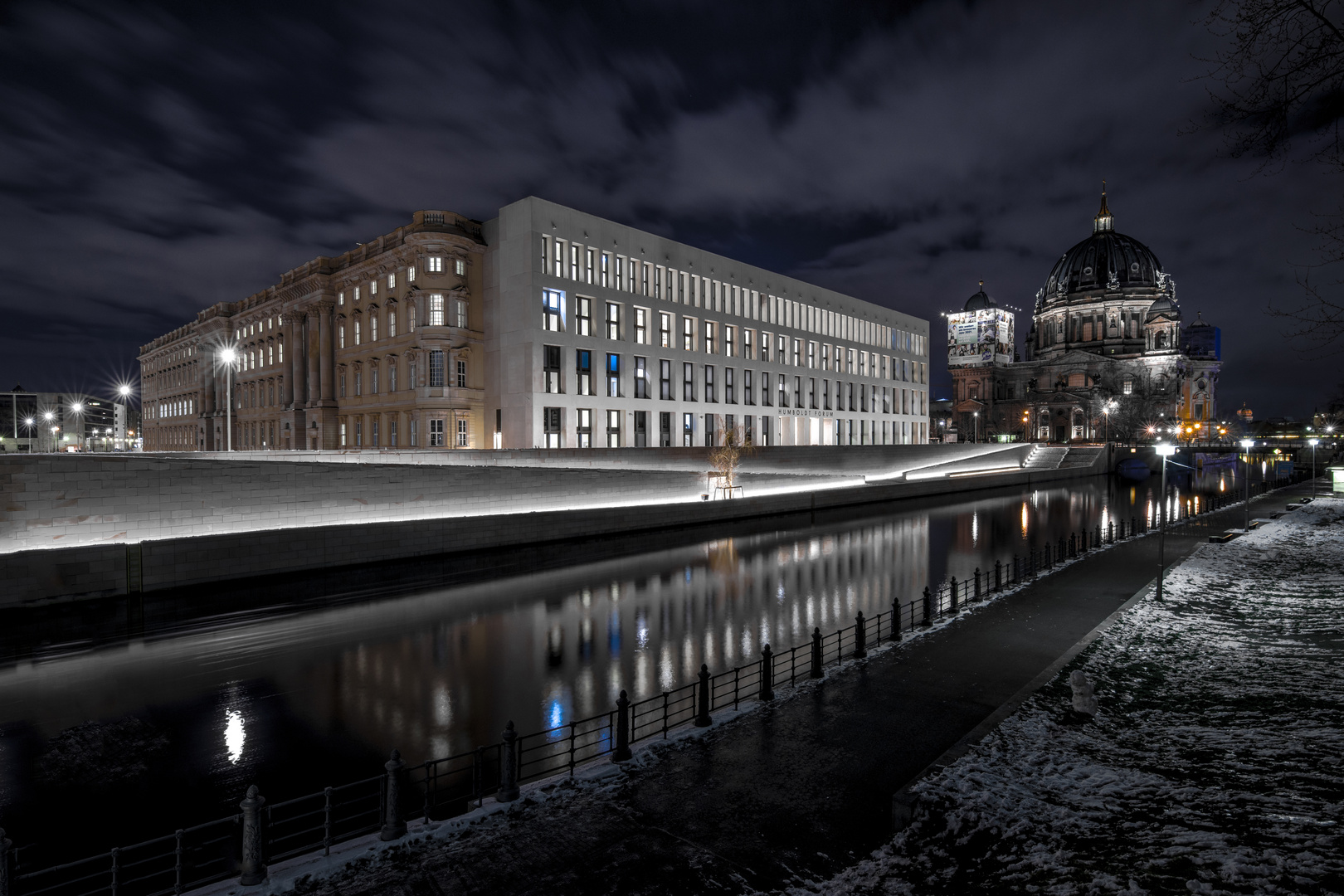 Humboldt Forum in winterlicher Nacht