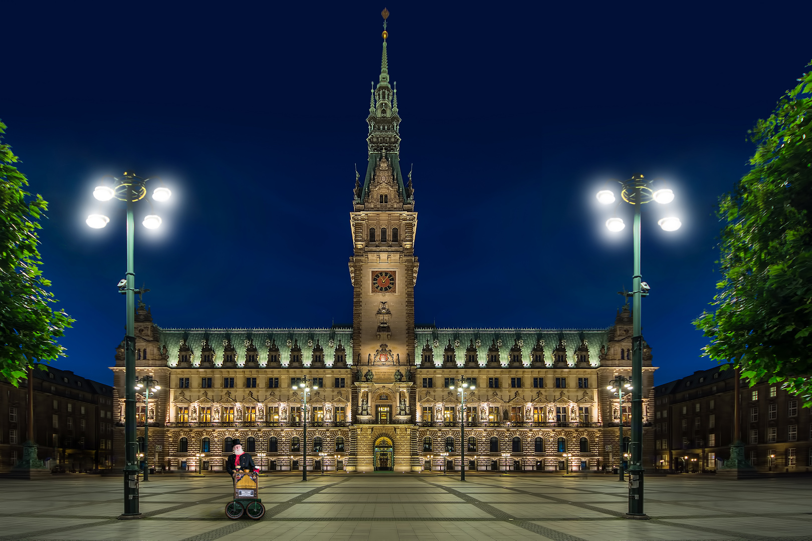 Hummel-Hummel vor dem Hamburger Rathaus