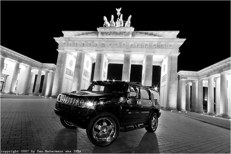 Hummer H2 at the Gate