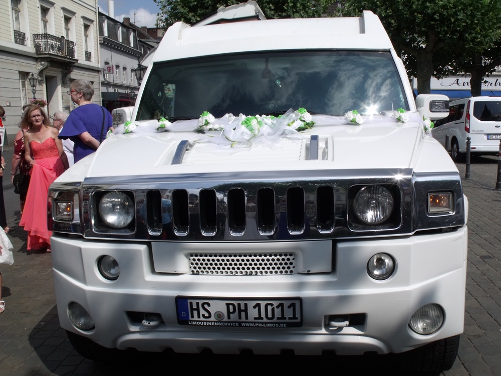 Hummer Stretch-Car Limousine