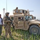 Humvee mit .50cal beim sichern