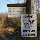 Hunde bitte an die Leine (2022_02_23_0069_ji)