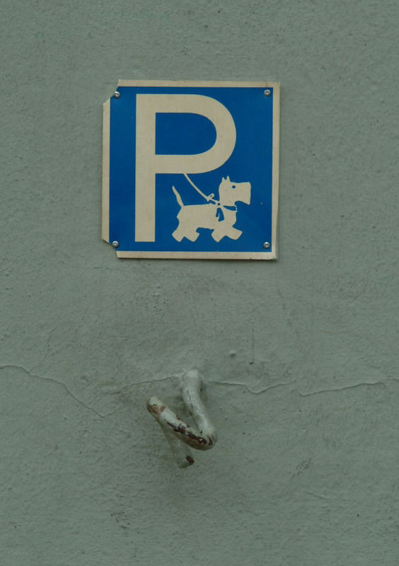 Hundeparkplatz ?? na wenigstens noch kostenlos !