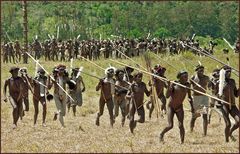 Hunderte Dani & Lani Krieger-West Papua