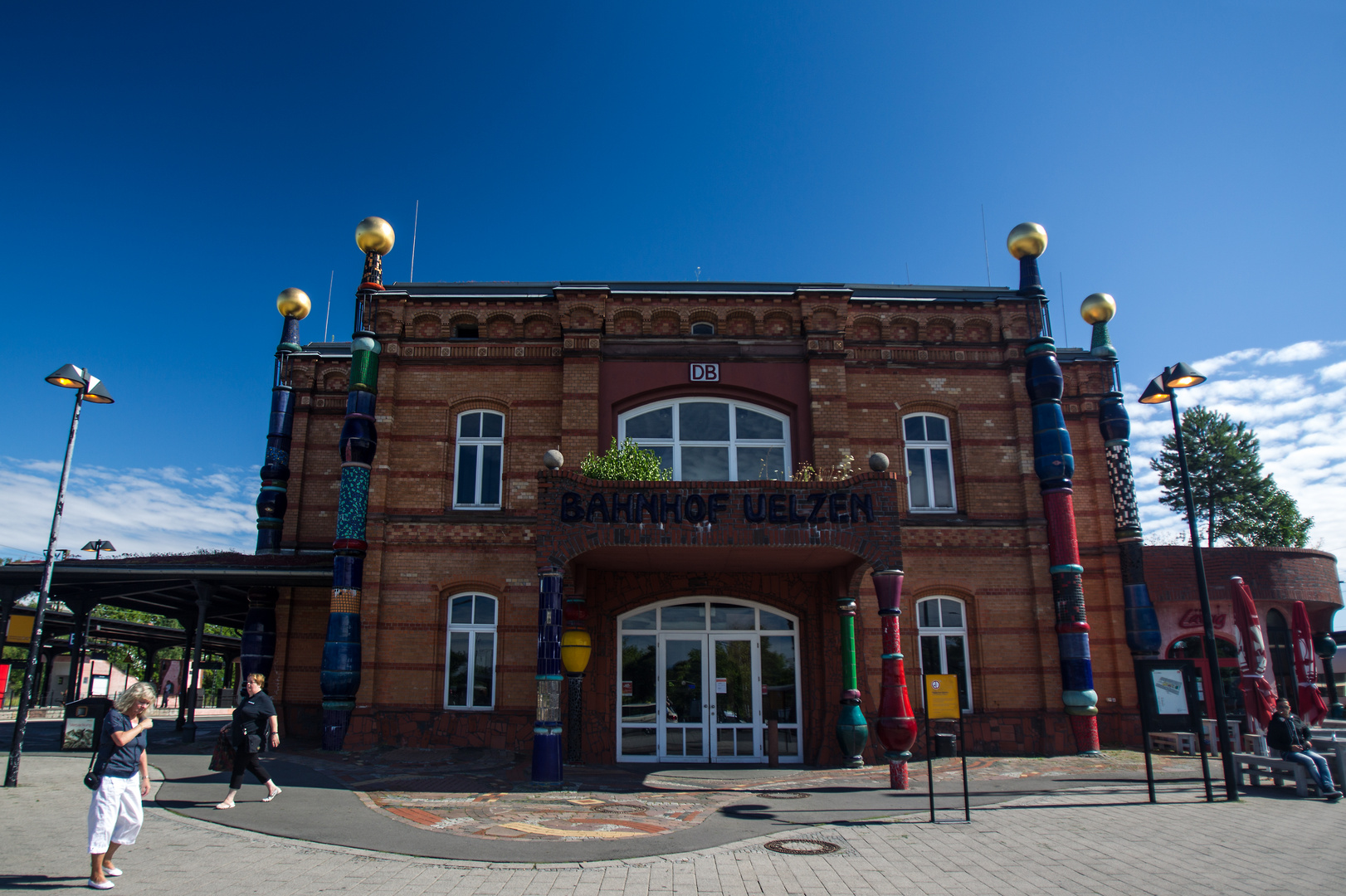 Hundertwasser-Bahnhof -1-