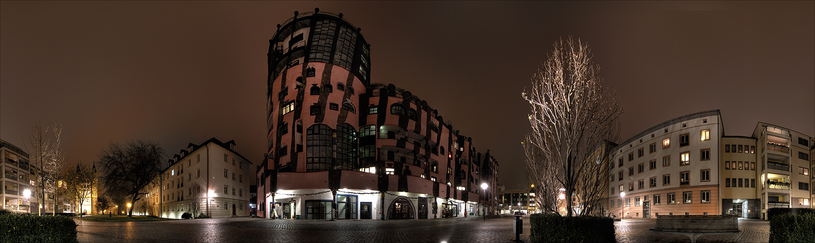 Hundertwasser bei Nacht