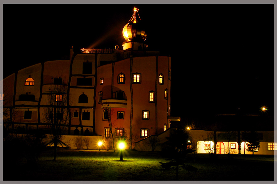 Hundertwasser bei Nacht