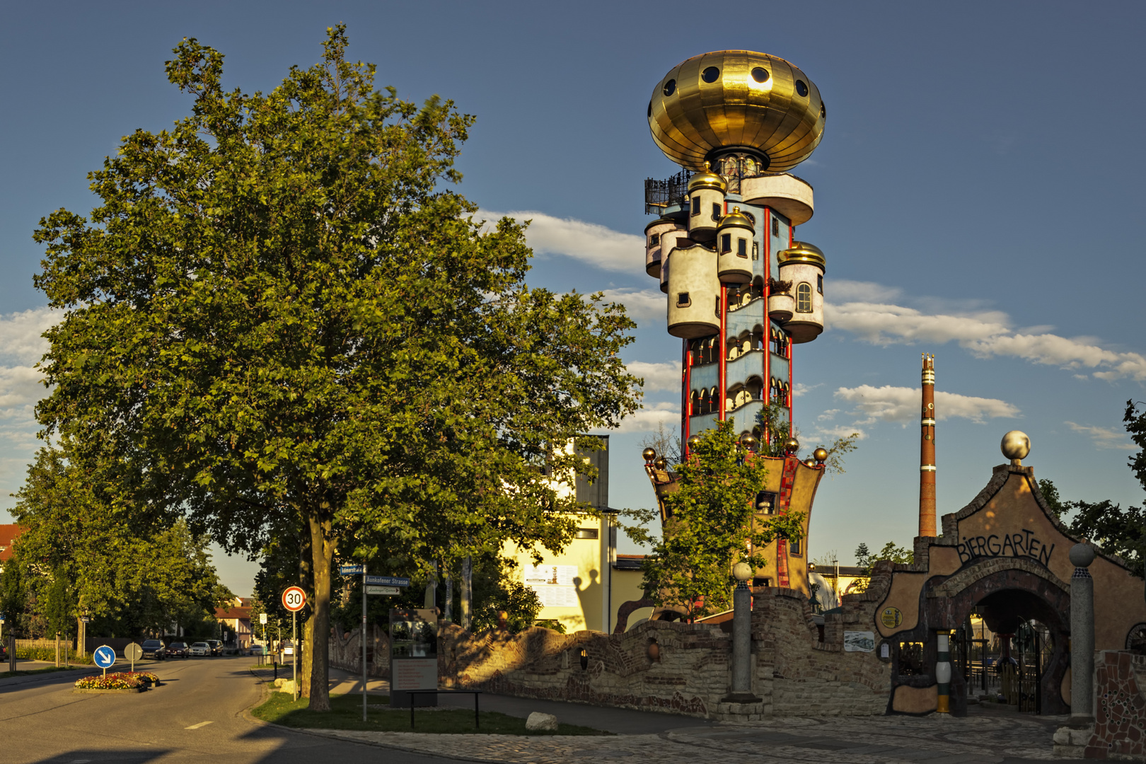 Hundertwasser Kuchelbauerturm in Abensberg