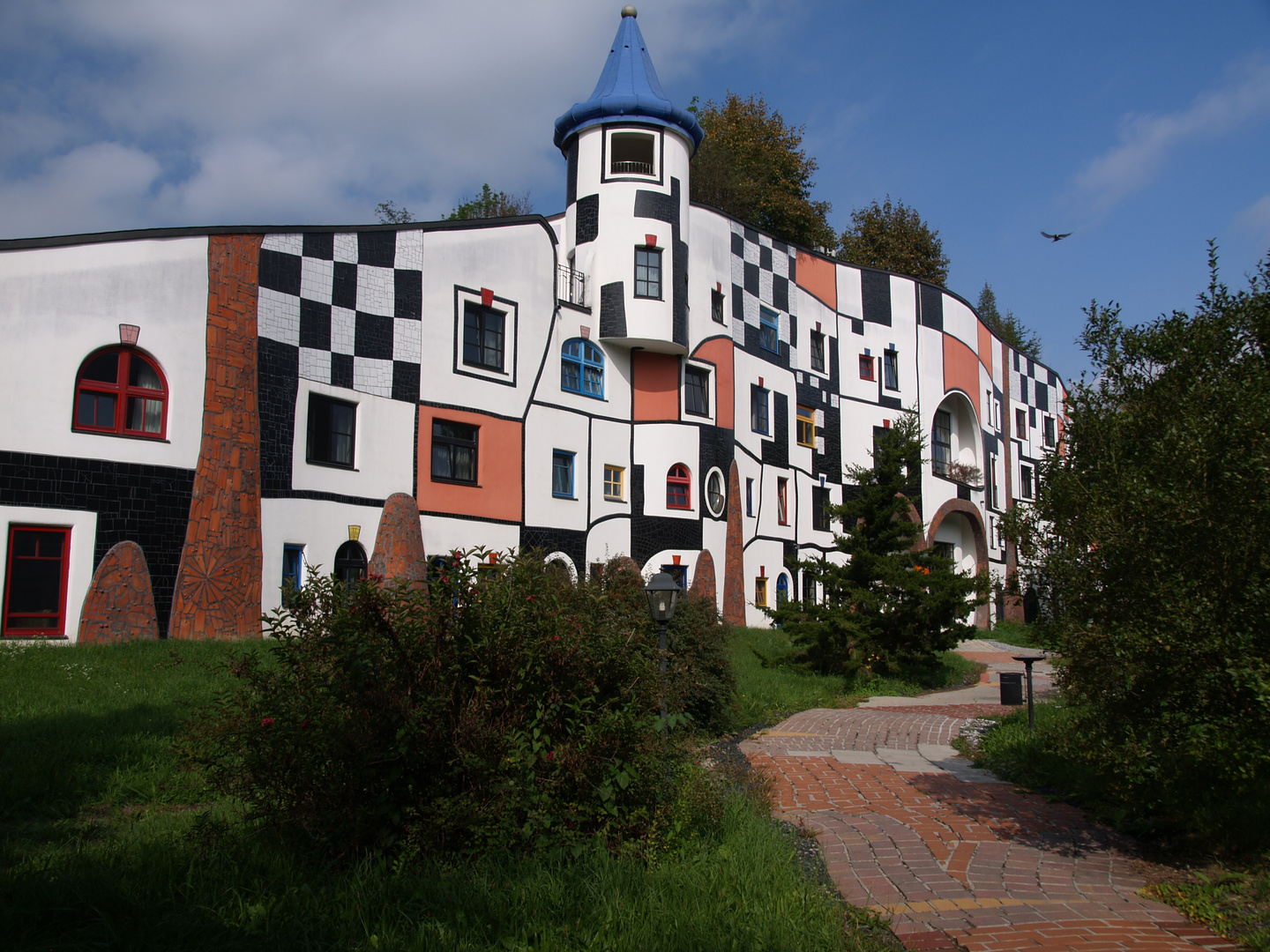 Hundertwasserarchitektur-3