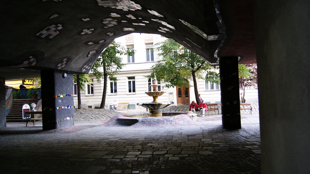 Hundertwasserbrunnen Vienna