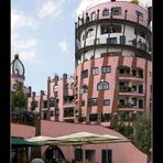 Hundertwasserhaus in Magdeburg IV