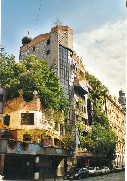 Hundertwasserhaus in Wien Frühling 2000