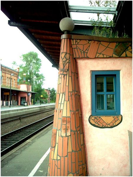 Hunderwasser -Bahnhof in Uelzen 2