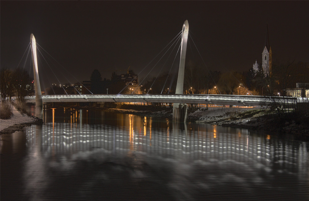 Hungerburgbahn-Brücke bei Nacht