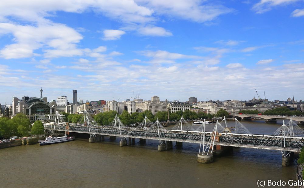 Hungerford Bridge und Golden Jubilee Bridge