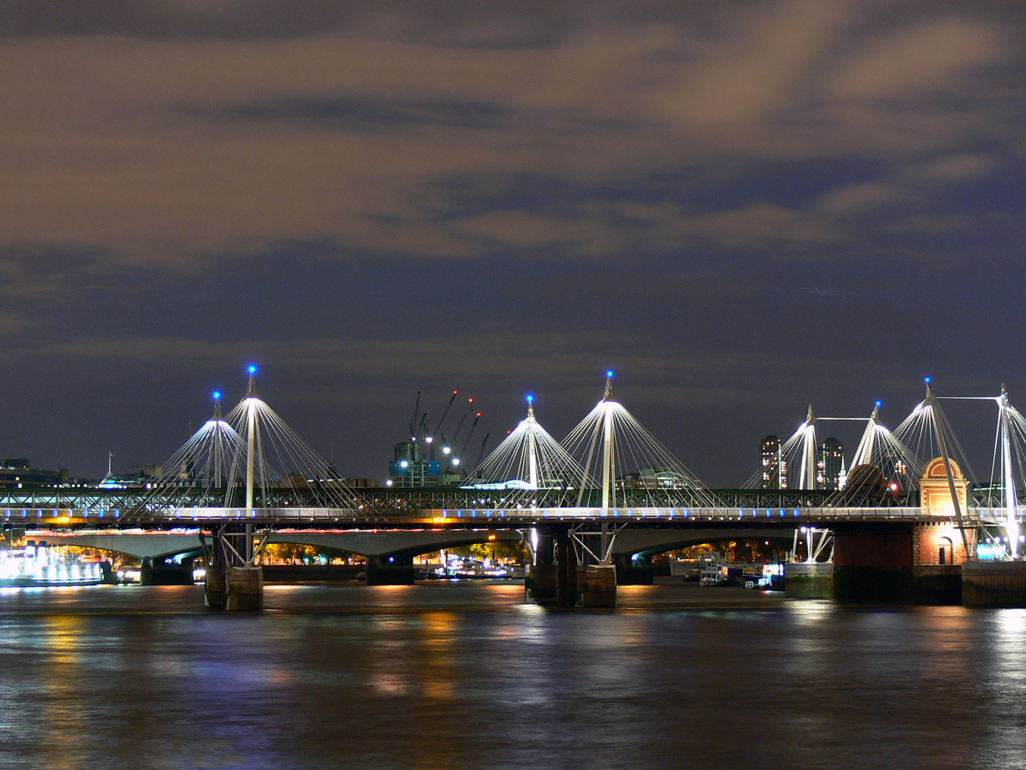 Hungerford Bridge/London