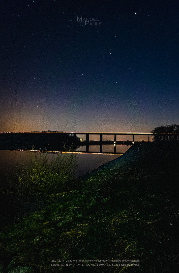 Huntebrücke bei Nacht