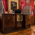 Hunters Hotel - Multimedia Cabinet