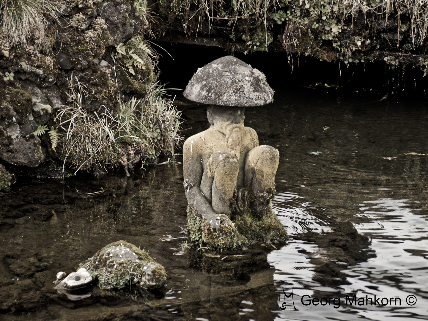 Hunzelmännchen Statue in japanischem Garten